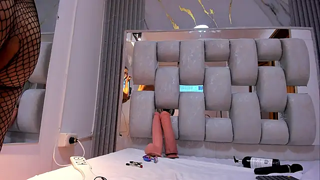 Wonderkloe_'s Live XXX Chat