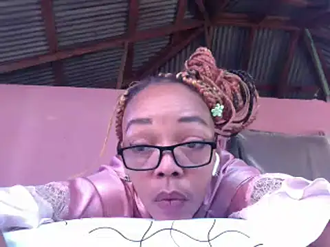 Chat XXX en directo de Ladyzee25