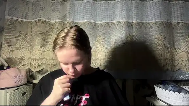 Chat XXX en directo de KrystenHoye