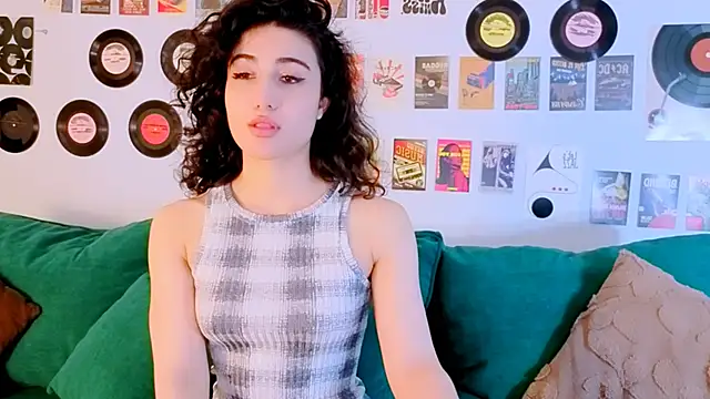 Maya_Rogerss élő XXX-chatje