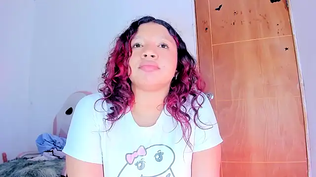 Chat XXX en directo de Emily_Coper18