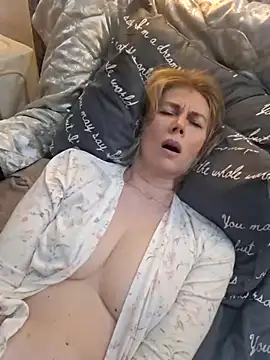 stellahere8 live XXX chat