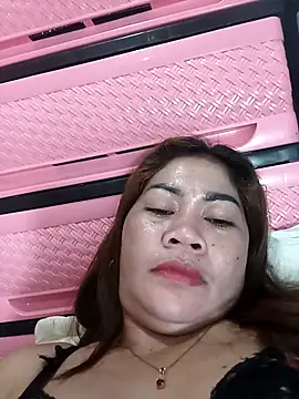 SweetChubbyMommy_02's Webcam Show