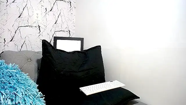 Онлайн чат XXX BabyAndy_