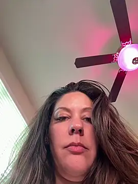 bellafreakyfun Show in webcam