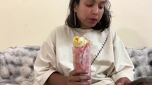 XXX chat uživo modela priyadevi17