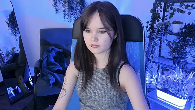 Elainebeness Chat XXX in diretta
