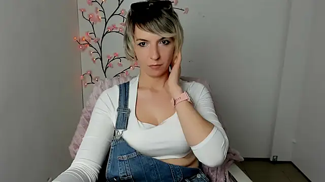 Lana_Foxyy Chat XXX in diretta