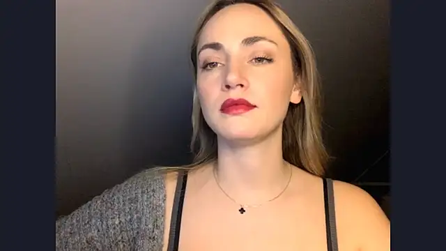 ScarlettSensitive Adlı Modelin Canlı XXX Sohbeti