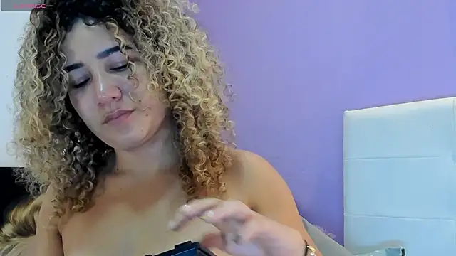 Charlotte11-11 Live XXX Chat