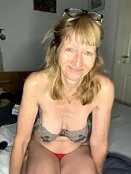 MatureKim's Live XXX Chat