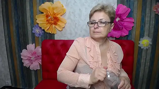 EmiliaGree Live XXX Chat