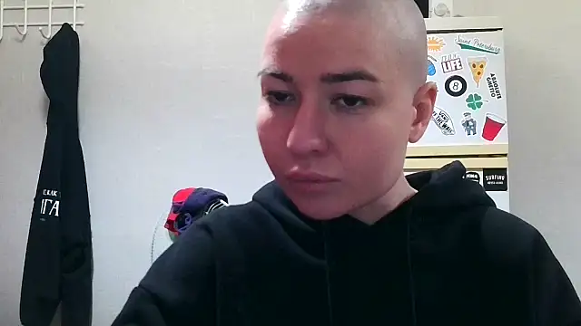 Julia_Bright Show Webcam