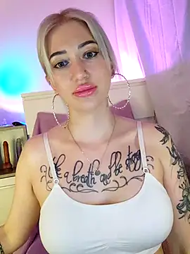 Gina-Lumaran Webbikameraesitys