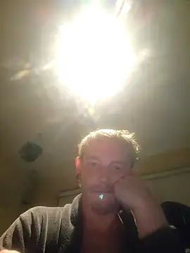piercingpik Live XXX-chat
