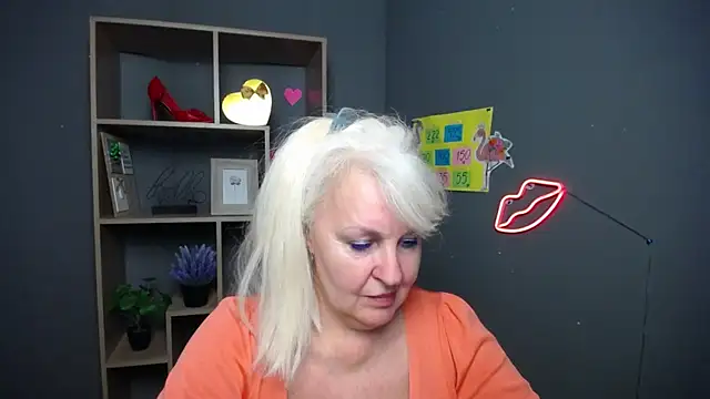 Chatroom XXX en direct de BlondyLeeBest