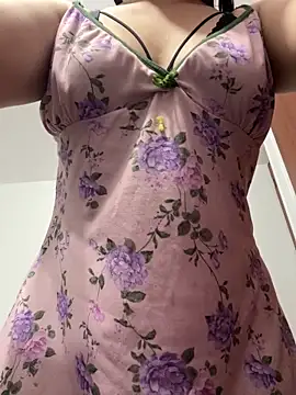 Chatroom XXX en direct de LaddyStrawberry