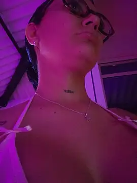 Roma_xxx's Live XXX Chat