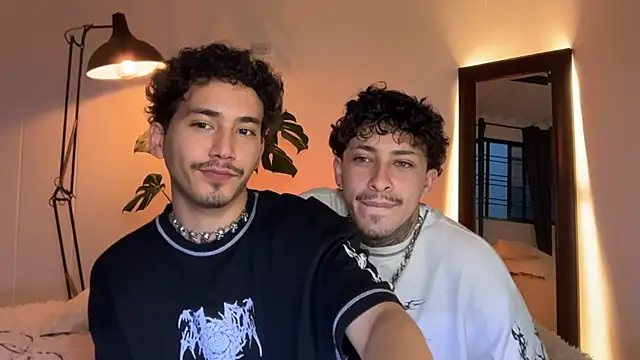 Noah_and_Steven Live XXX-chat