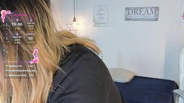 NinaSakura_Eup Adlı Modelin Canlı XXX Sohbeti