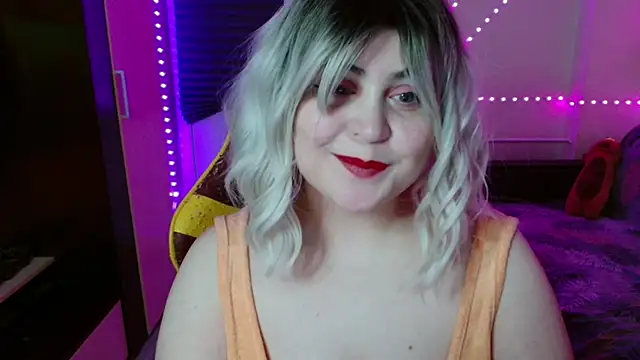 Lulovia élő XXX-chatje