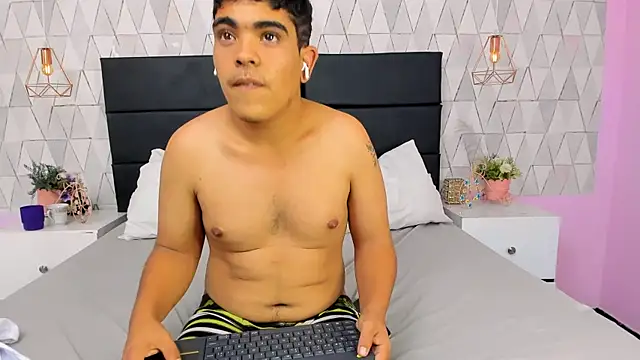 MikeHuddson's Webcam Show