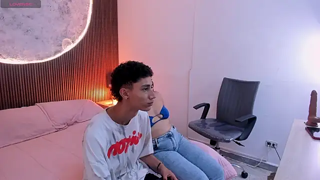 Show modela Andrewandlizzy na web-kameri
