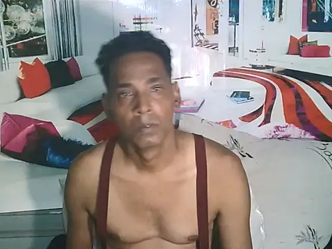 IndianHunk01: διαδικτυακό σόου στην κάμερα