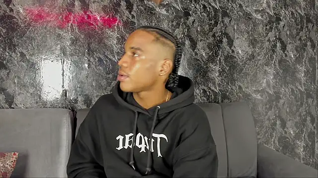 Онлайн чат XXX axel_silva4