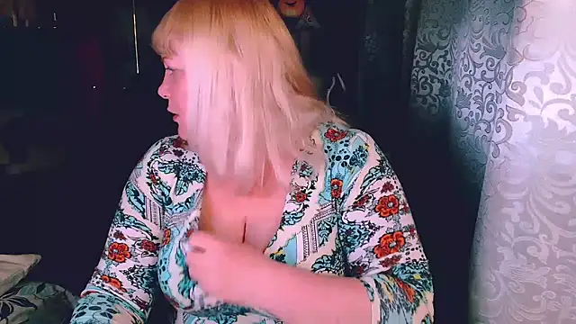 Онлайн чат XXX FlowerButterf