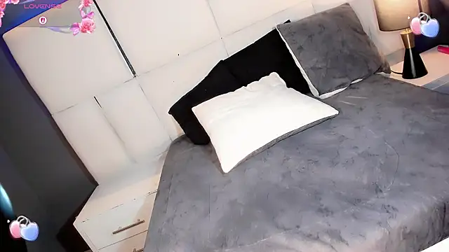 Kornylovee Webcam Show