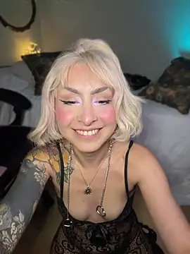 XXX chat uživo modela Cinamoonn