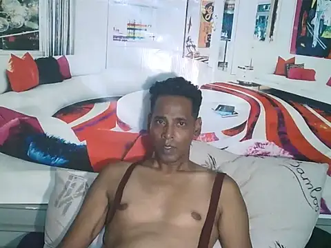 IndianHunk01: απευθείας συνομιλία ΧΧΧ