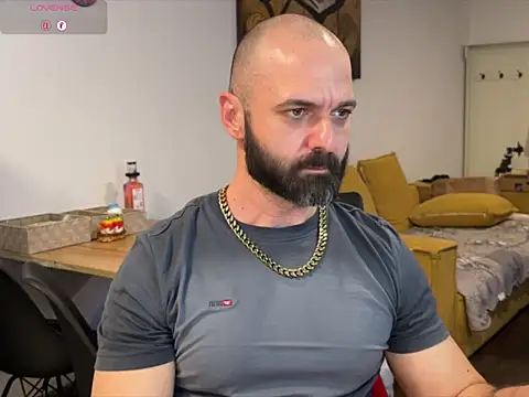 GipsyKingRo: διαδικτυακό σόου στην κάμερα