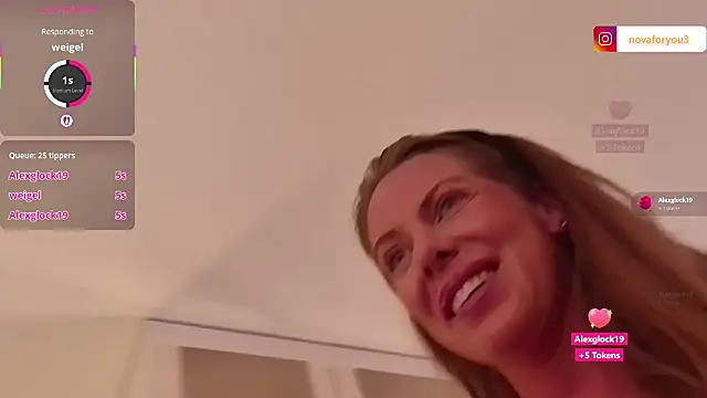 Nova-Lee webcam show