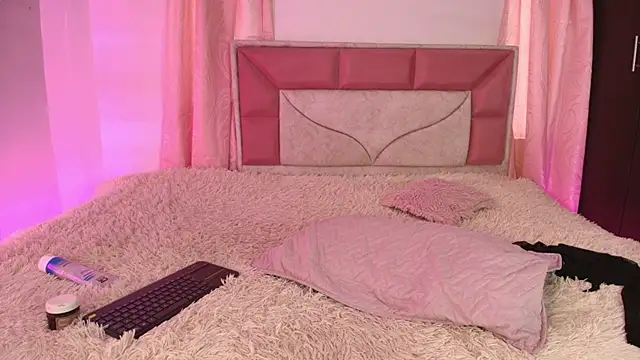 LunoxVelvet webkamerás műsora