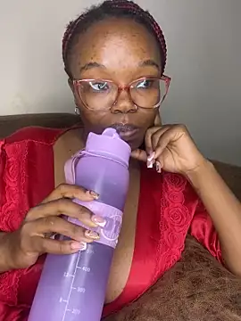 YummyMelanin117 – webcam-show