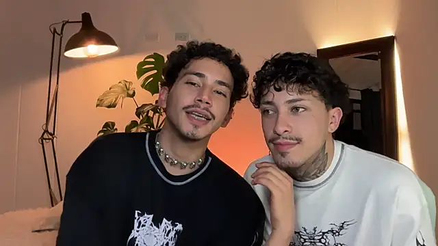 Chat +18 de Noah_and_Steven ao vivo