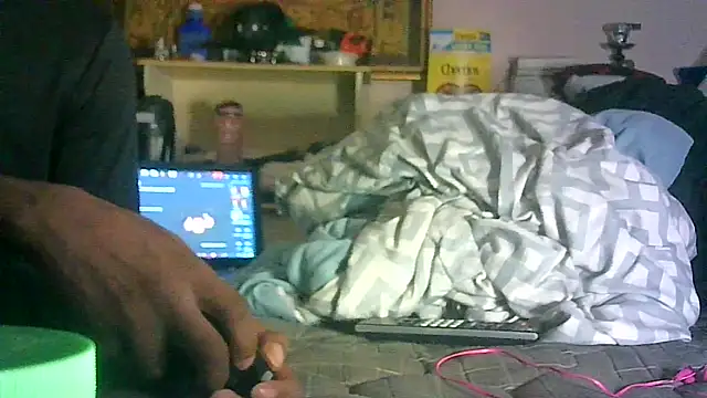 GUAPAN3S3_FIR3 Chat XXX in diretta