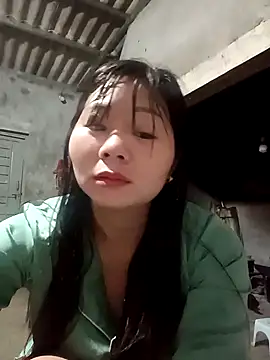 vangkt-cute's Live XXX Chat