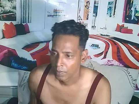 IndianHunk01 live XXX chat