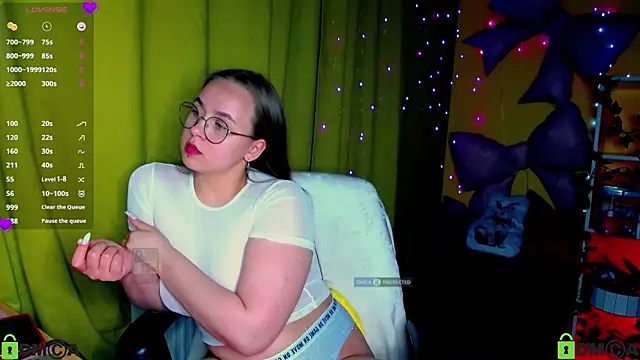 XXX chat uživo modela Lilysweet13