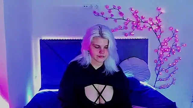 JoannLowe Chat XXX in diretta