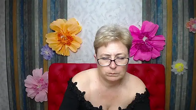 EmiliaGree Chat XXX in diretta