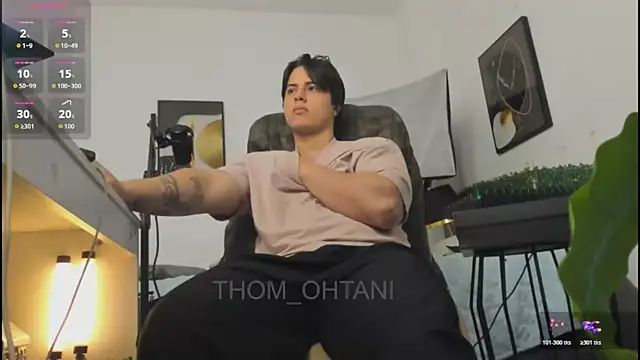 Thom_Ohtani: онлайн-секс-чат