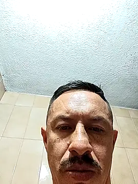 L_hotcream's Webcam Show