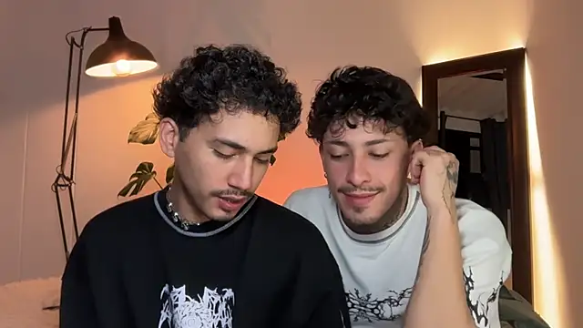 Noah_and_Stevenのウェブカメラショー