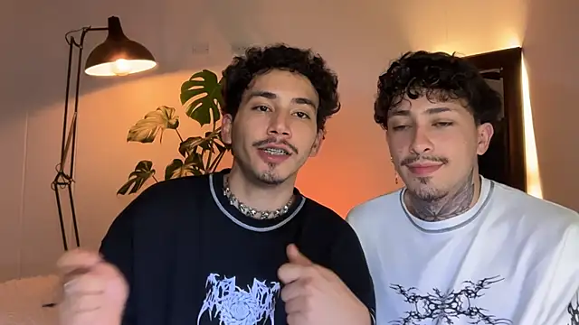 Pokazy przed kamerką – Noah_and_Steven