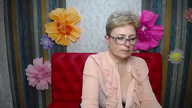EmiliaGree Show in webcam