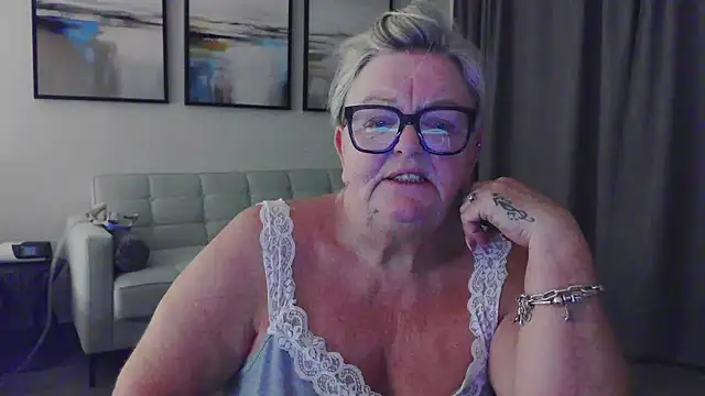 BridgetBlueEyes' Live XXX Chat